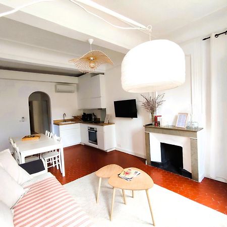 Appartement Climatise Parking Gratuit Surveille أفينيون المظهر الخارجي الصورة