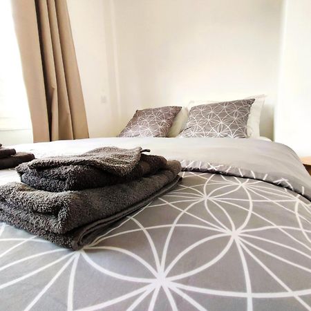 Appartement Climatise Parking Gratuit Surveille أفينيون المظهر الخارجي الصورة