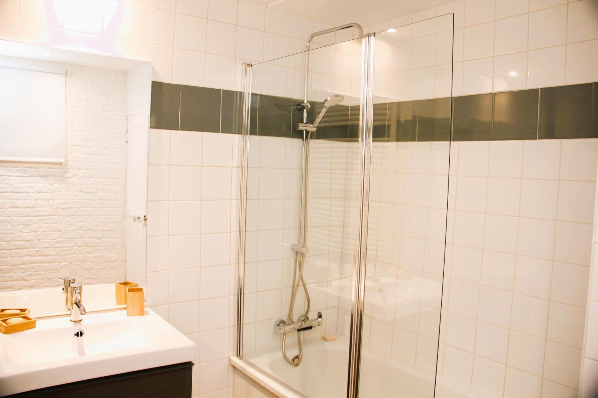 Appartement Climatise Parking Gratuit Surveille أفينيون المظهر الخارجي الصورة