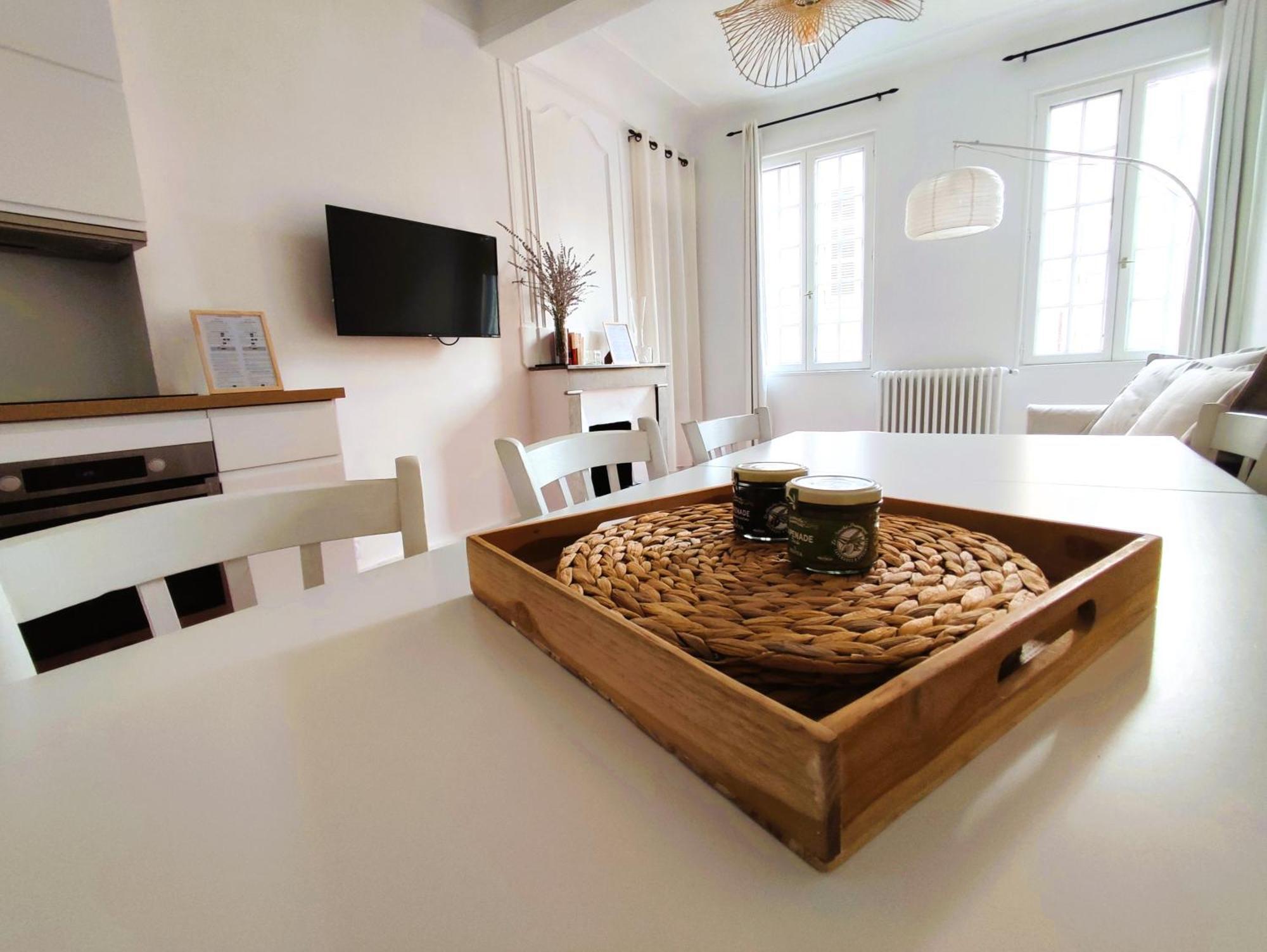 Appartement Climatise Parking Gratuit Surveille أفينيون المظهر الخارجي الصورة