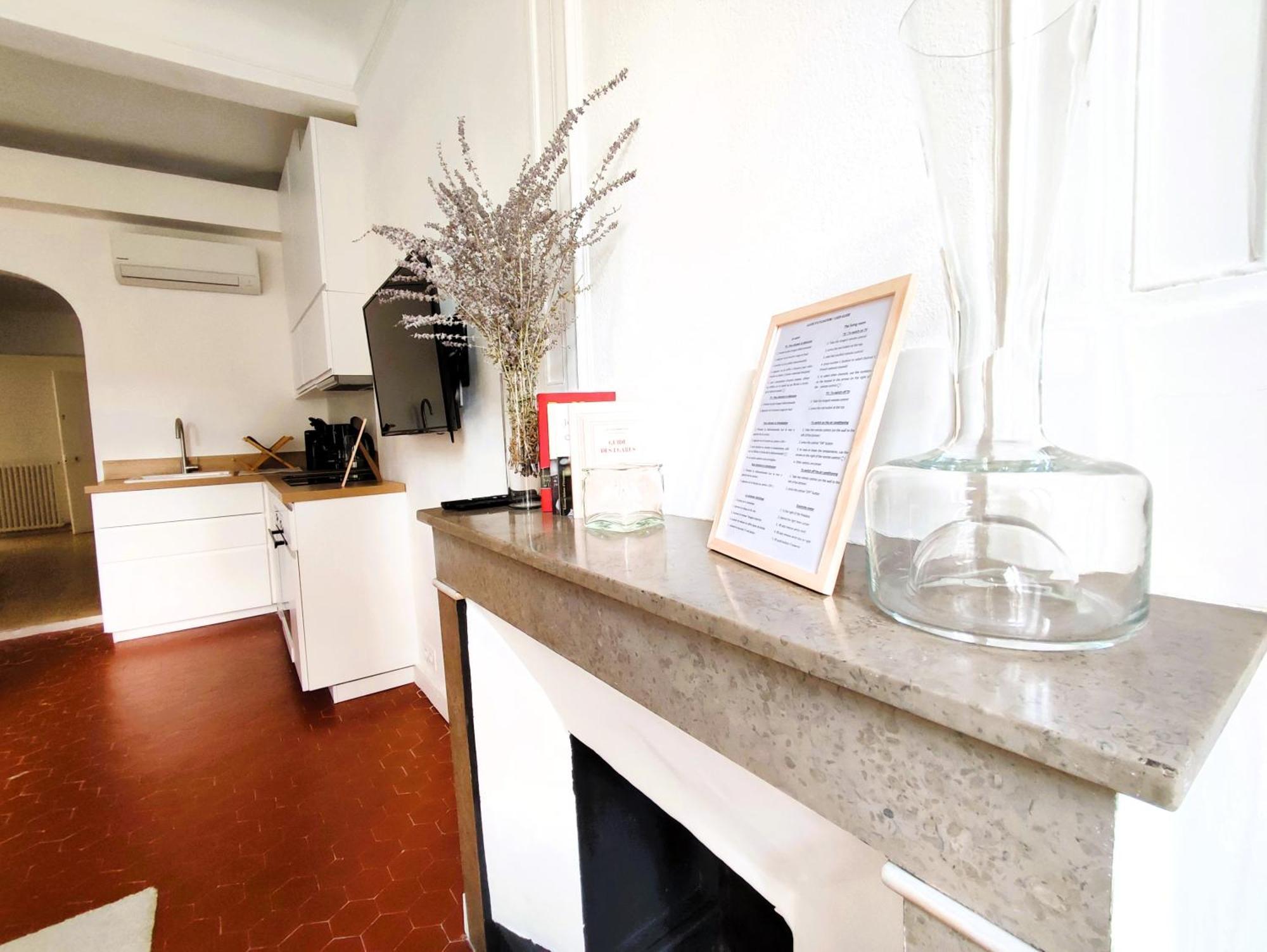 Appartement Climatise Parking Gratuit Surveille أفينيون المظهر الخارجي الصورة