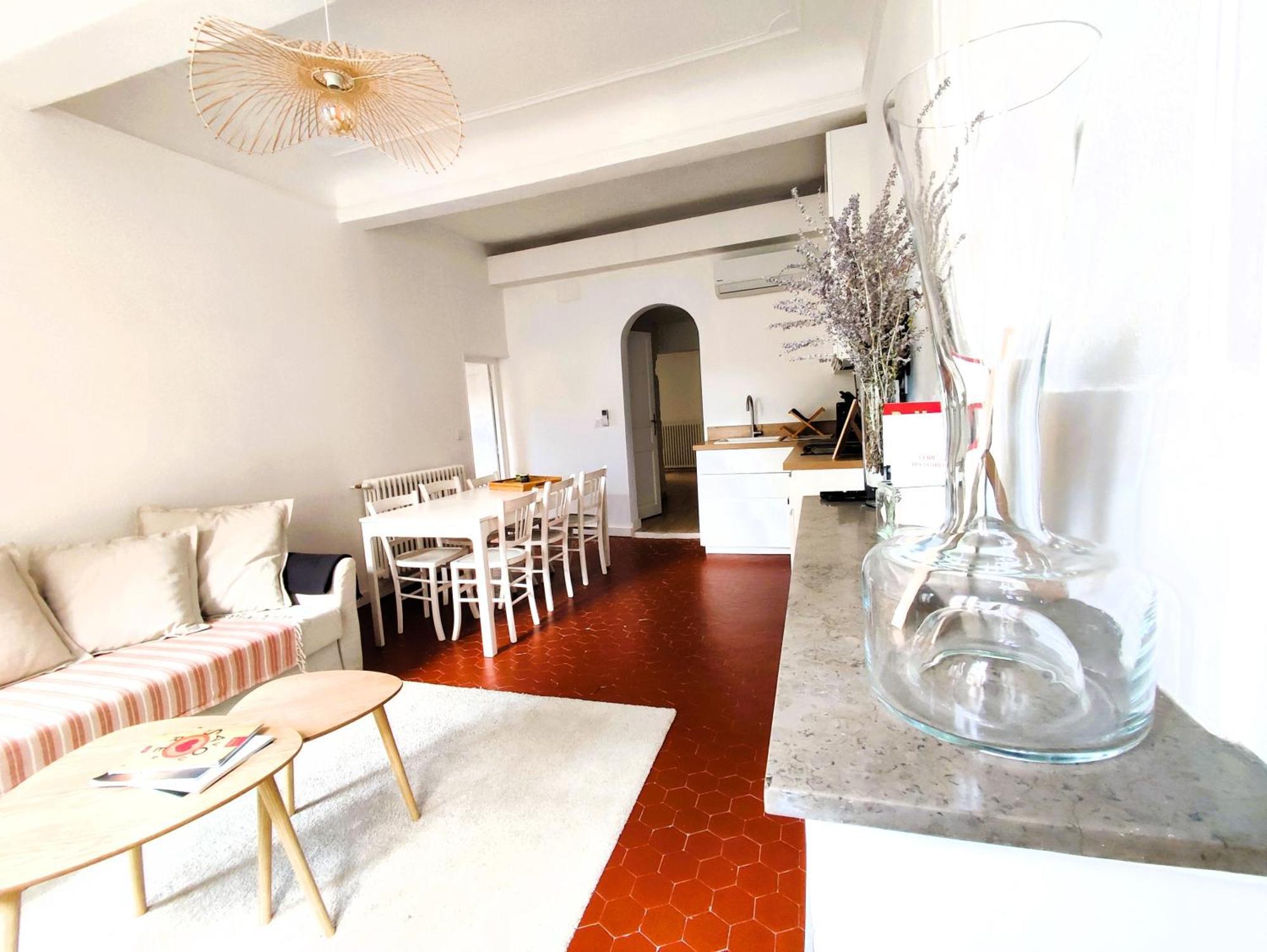 Appartement Climatise Parking Gratuit Surveille أفينيون المظهر الخارجي الصورة